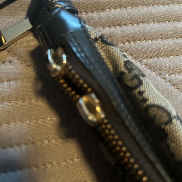 Vintage Large Gucci GG logo - Black canvas and leather. - Picture 4 of 4